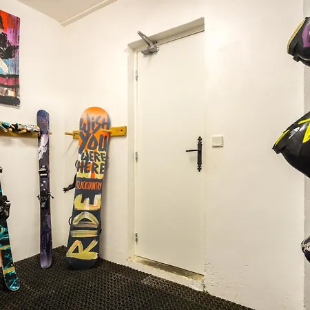 Hotel Pandora By Snow Retreat Catered *